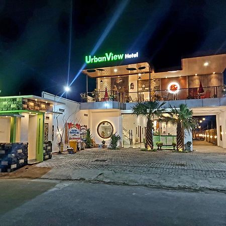 Urbanview Hotel Sakura Kampung Inggris Pare By Reddoorz Ngoại thất bức ảnh