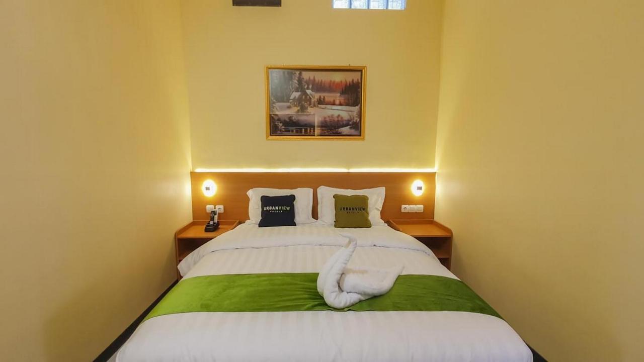 Urbanview Hotel Sakura Kampung Inggris Pare By Reddoorz Ngoại thất bức ảnh