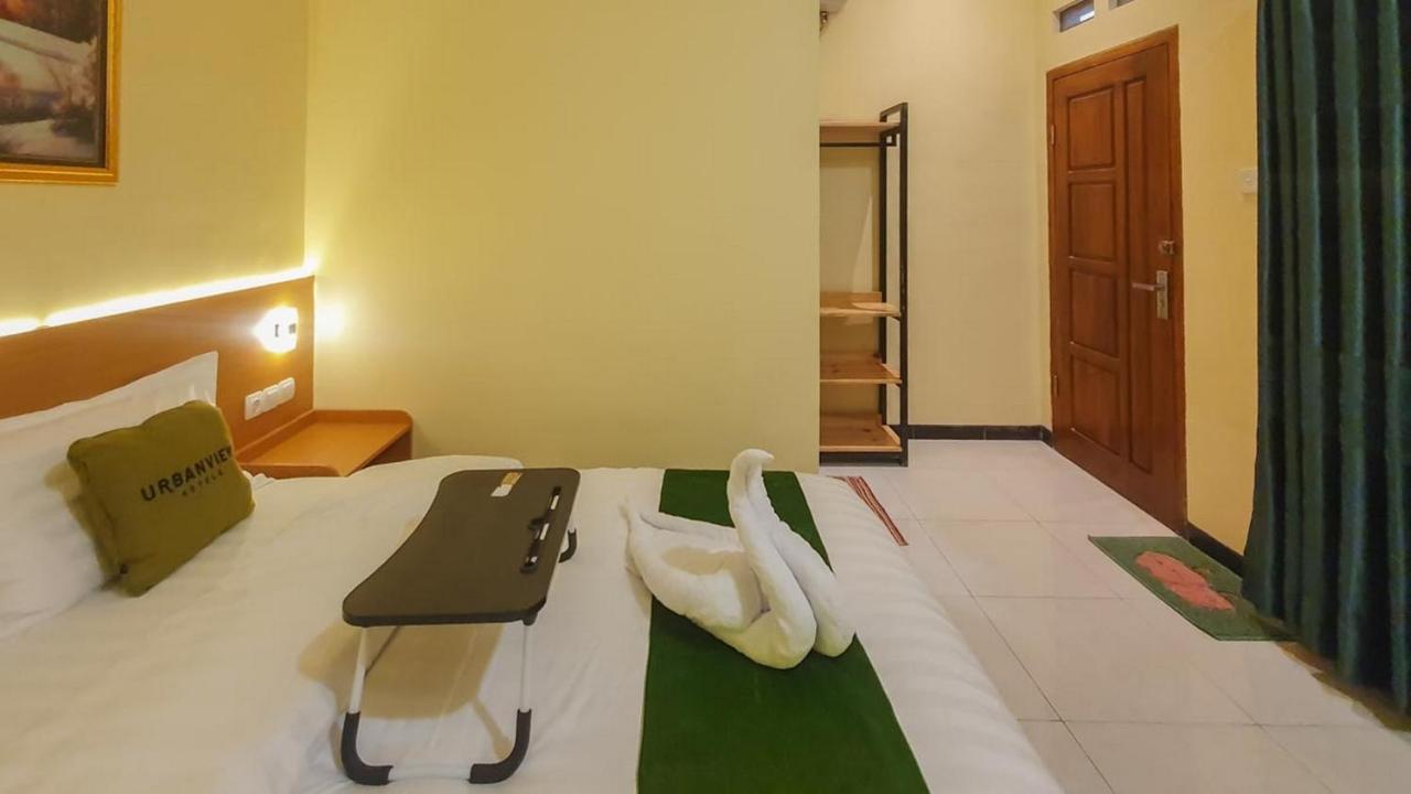 Urbanview Hotel Sakura Kampung Inggris Pare By Reddoorz Ngoại thất bức ảnh