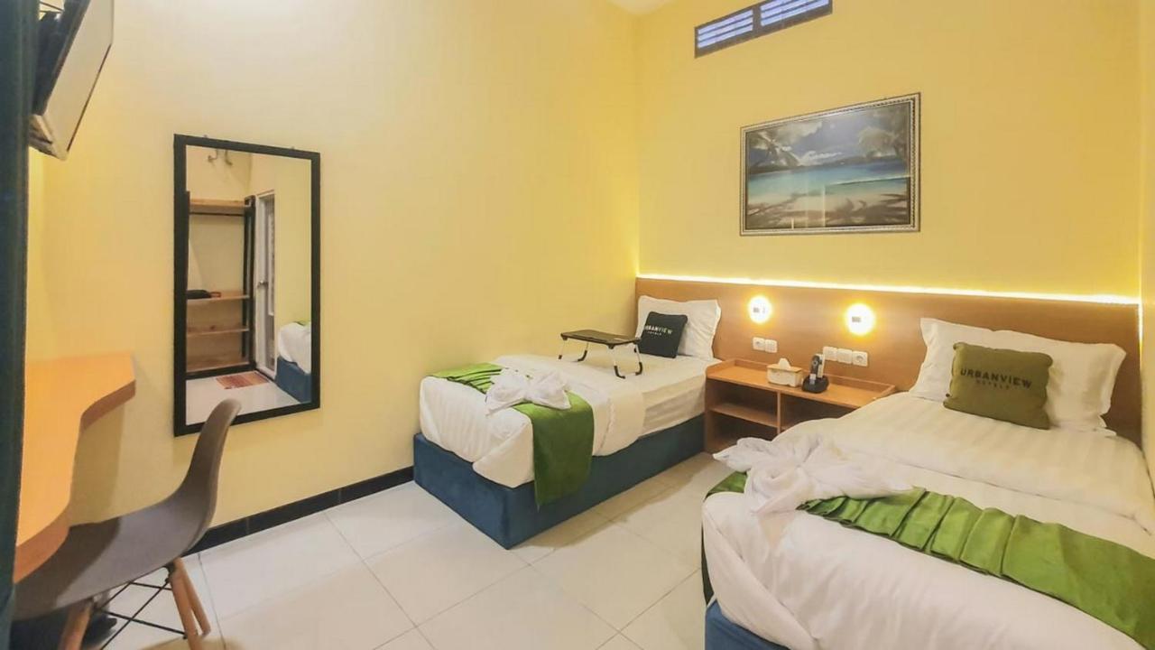 Urbanview Hotel Sakura Kampung Inggris Pare By Reddoorz Ngoại thất bức ảnh