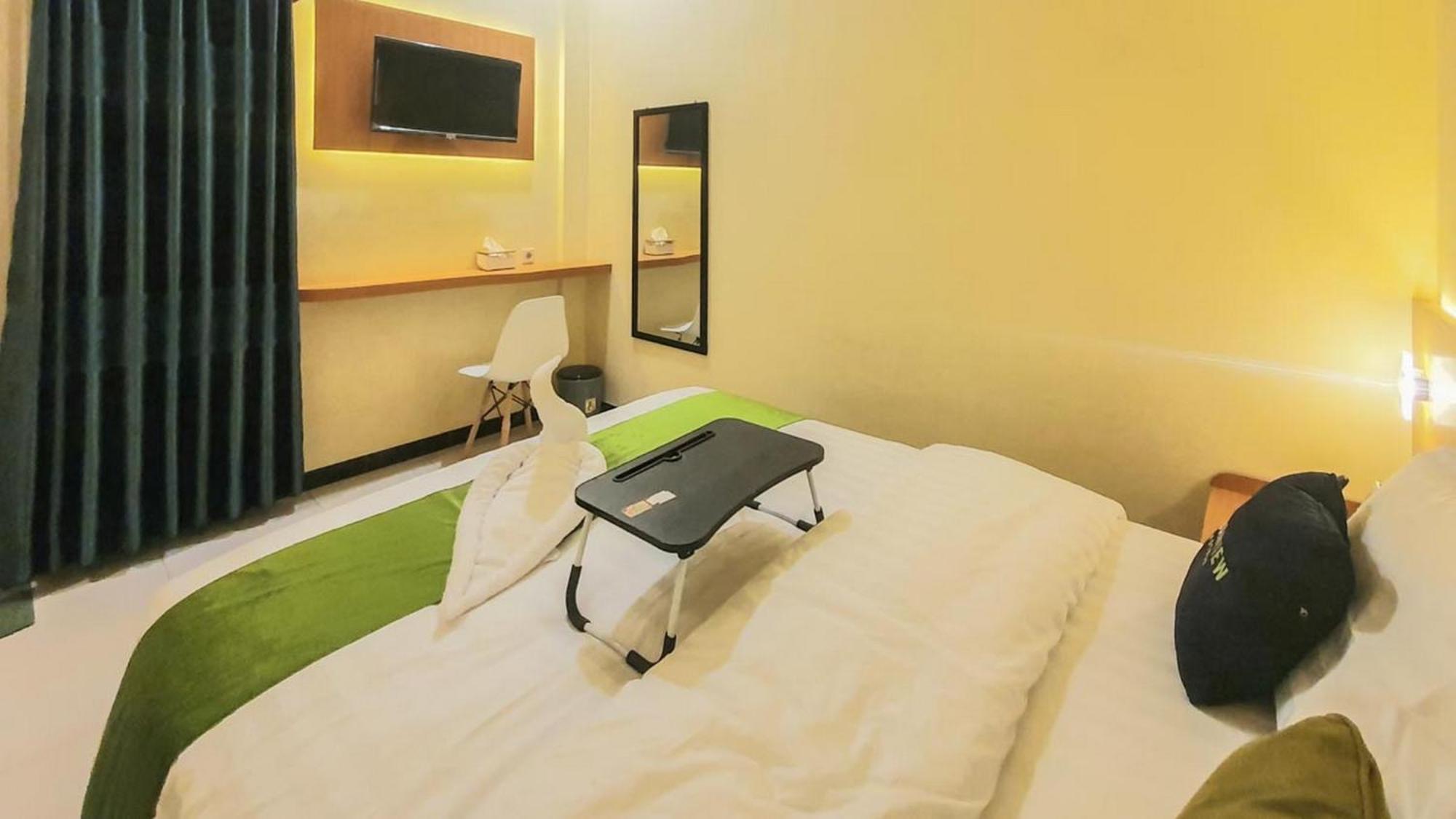 Urbanview Hotel Sakura Kampung Inggris Pare By Reddoorz Ngoại thất bức ảnh