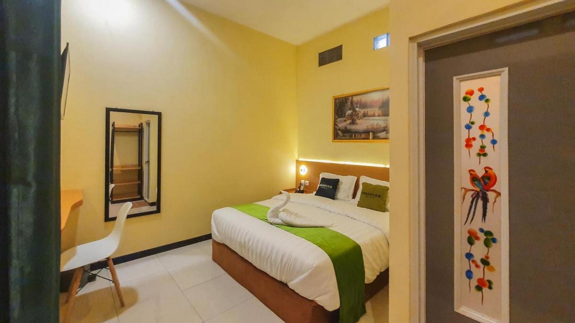 Urbanview Hotel Sakura Kampung Inggris Pare By Reddoorz Ngoại thất bức ảnh